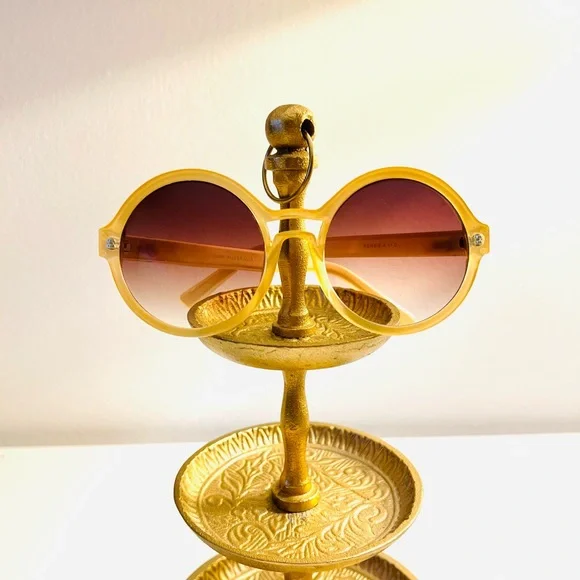 Y2K Quay “Kensie” Sunglasses. - Picture 3 of 6